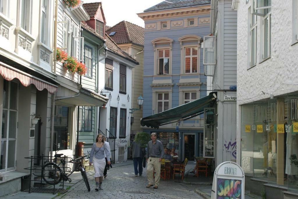 Central Location In The Heart Of Historic Bergen Buitenkant foto