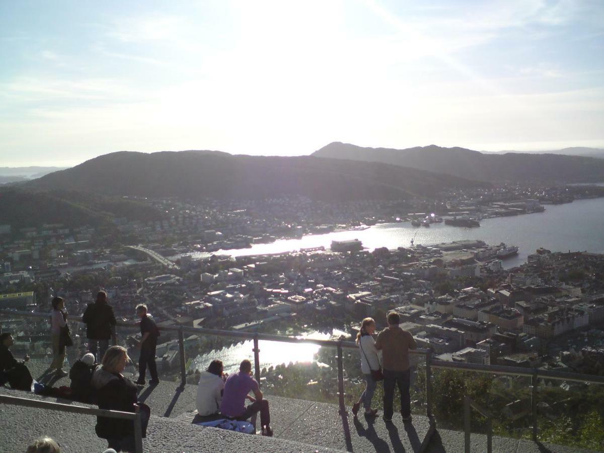 Central Location In The Heart Of Historic Bergen Buitenkant foto